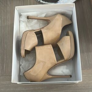 Jimmy Choo Women's Tan patent leather Nude Peep-Toe Heels